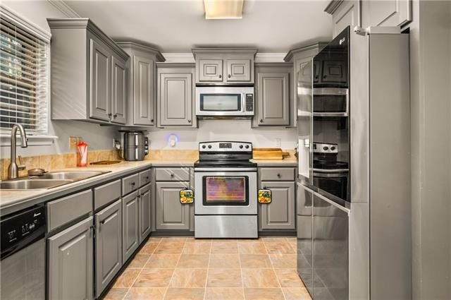 235 Elaine Road Dry Prong, LA 71423 - Photo 5 of 17