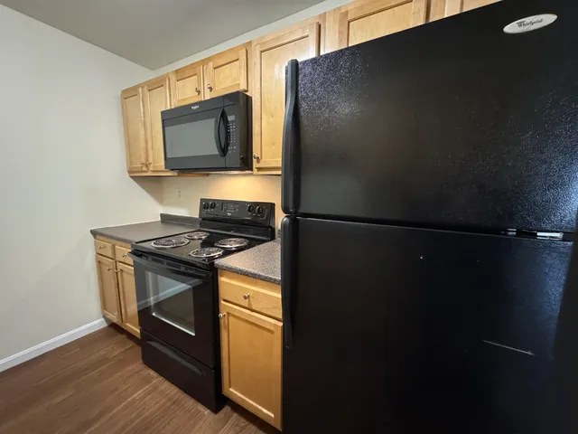 $1,965 | 50 Sentinel Court, Unit L06, Manchester, NH 03103