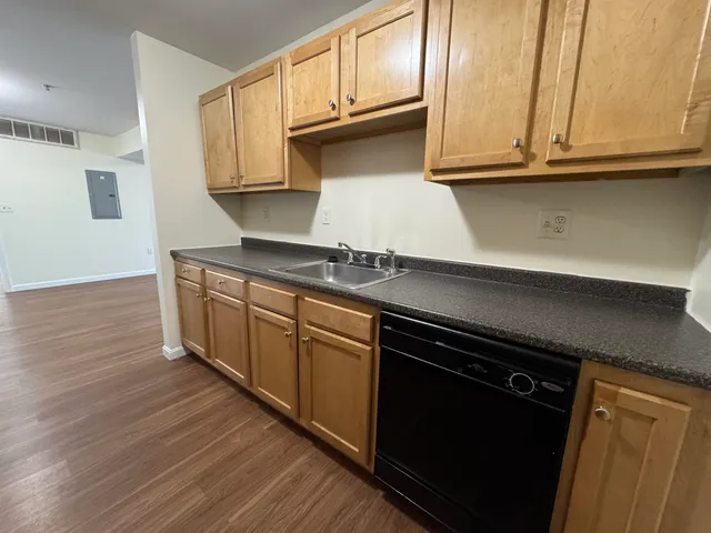 $1,965 | 50 Sentinel Court, Unit L06, Manchester, NH 03103