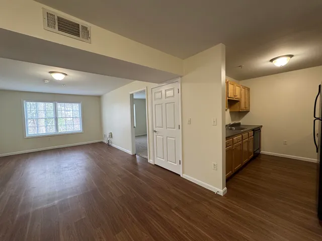 $1,965 | 50 Sentinel Court, Unit L06, Manchester, NH 03103