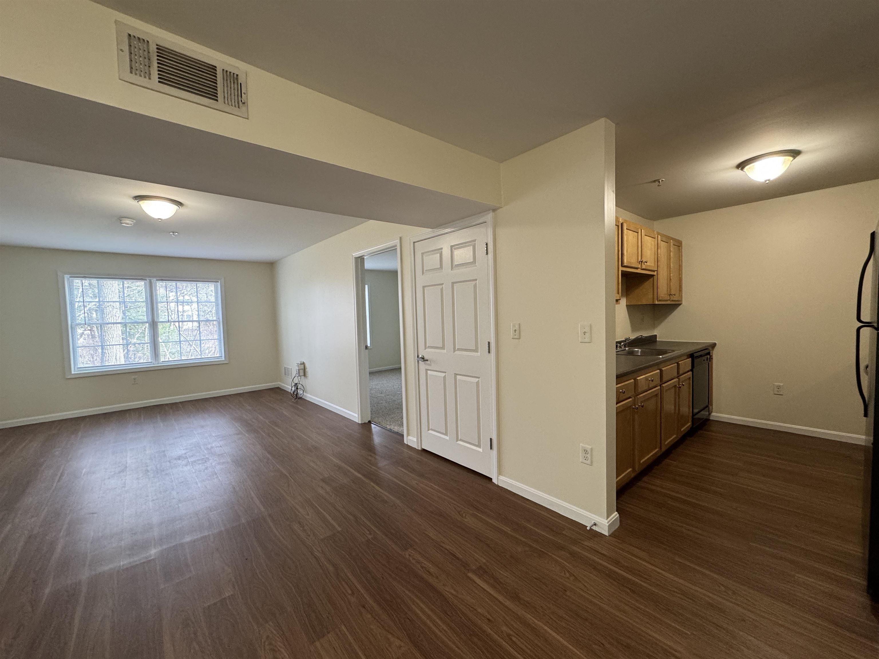 50 Sentinel Court, Unit L06 Manchester, NH 03103 - Photo 19 of 47