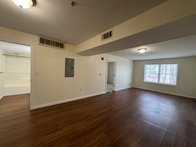 $1,965 | 50 Sentinel Court, Unit L06, Manchester, NH 03103