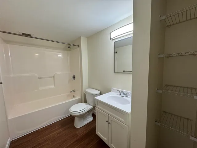 $1,965 | 50 Sentinel Court, Unit L06, Manchester, NH 03103