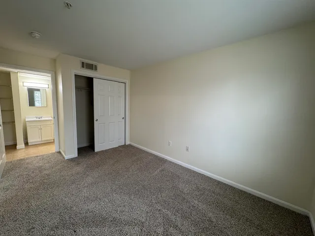 $1,965 | 50 Sentinel Court, Unit L06, Manchester, NH 03103