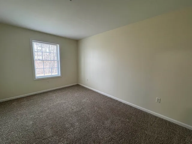 $1,965 | 50 Sentinel Court, Unit L06, Manchester, NH 03103