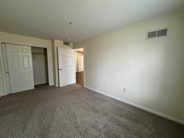 $1,965 | 50 Sentinel Court, Unit L06, Manchester, NH 03103