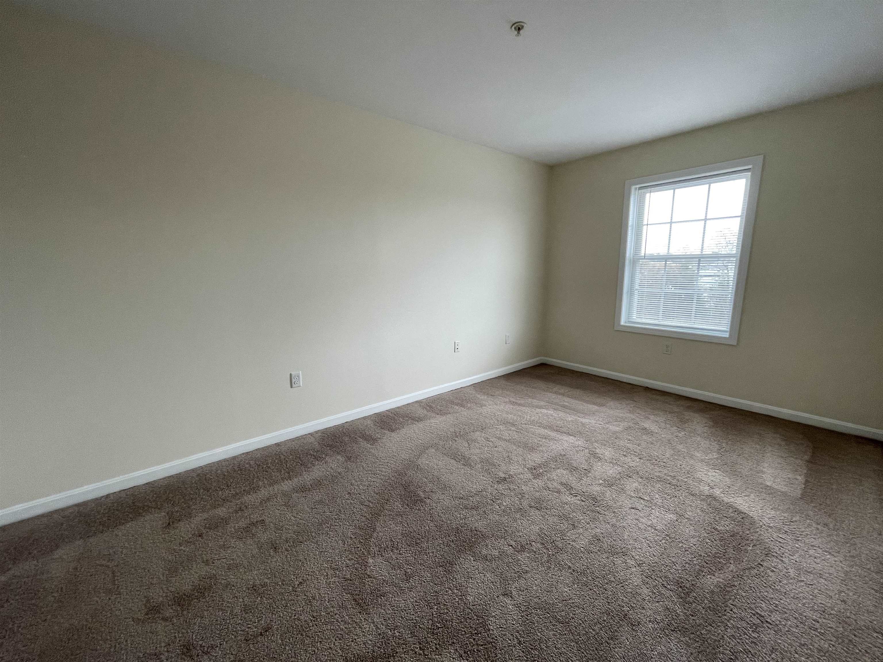 50 Sentinel Court, Unit L06 Manchester, NH 03103 - Photo 39 of 47