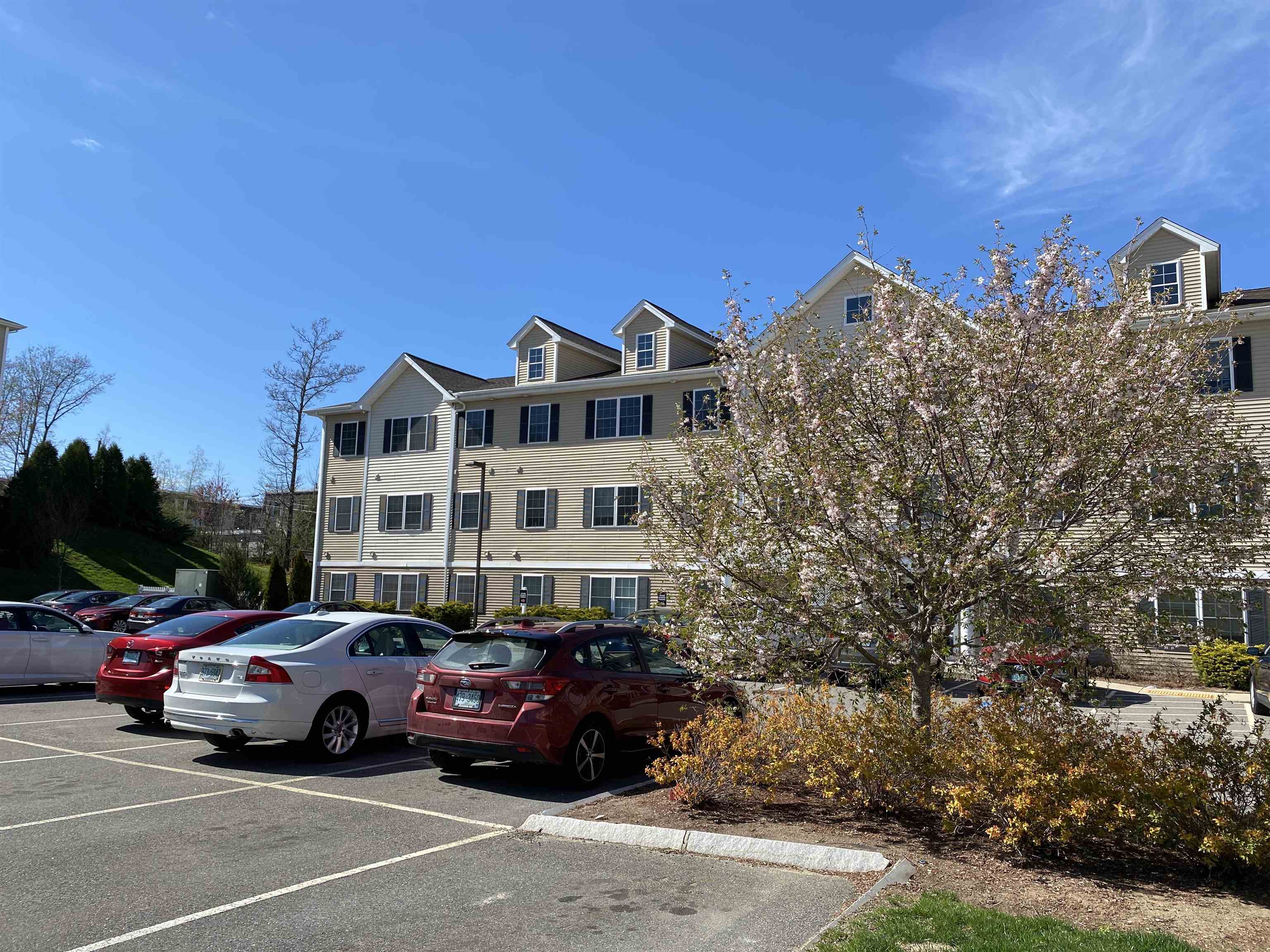 50 Sentinel Court, Unit L06 Manchester, NH 03103 - Photo 4 of 47