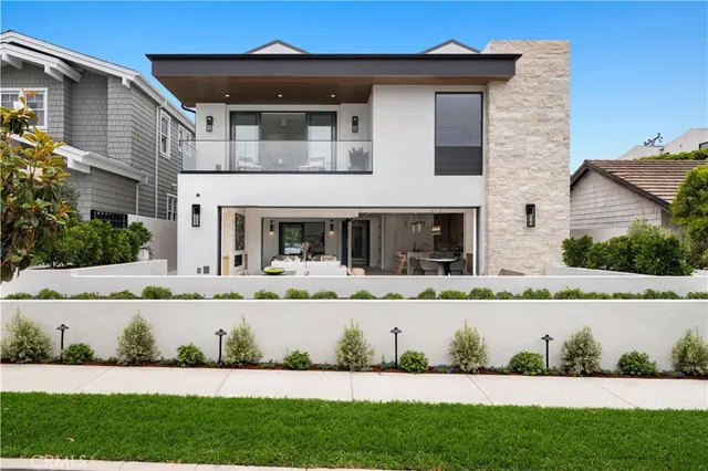 front view of house with a yard