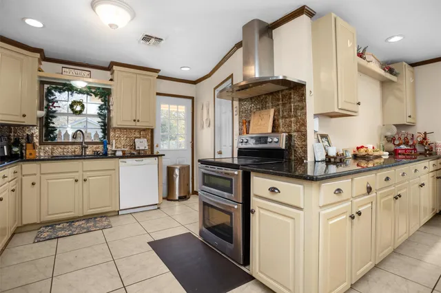 $375,000 | 327 J AND H Lane, Nacogdoches, TX 75964