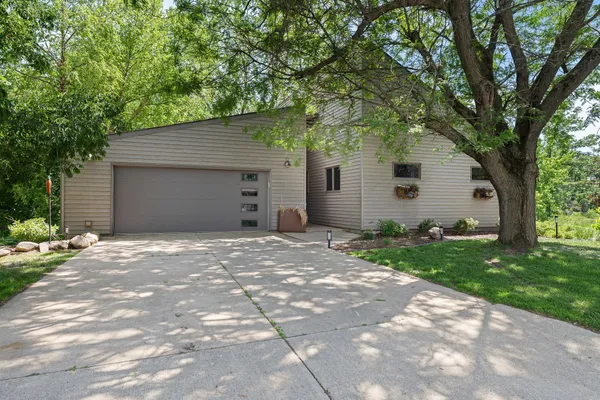 $339,900 | 2006 11th Avenue Northeast, Austin, MN 55912