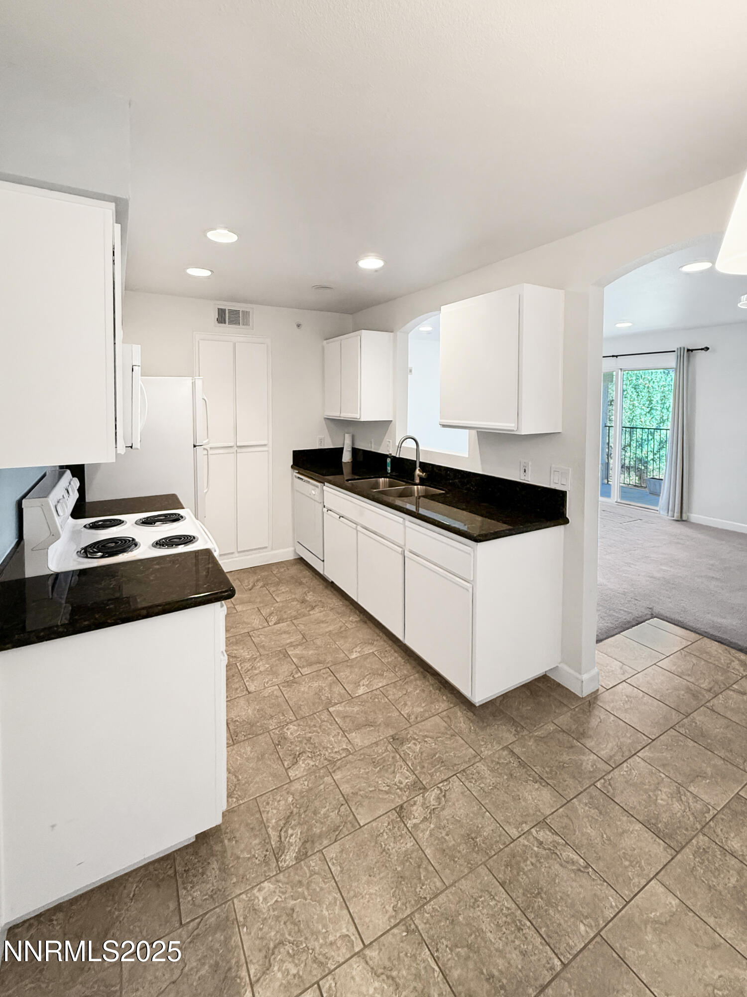 6850 Sharlands Avenue, Unit F2030 Reno, NV 89523 - Photo 3 of 26 Kitchen