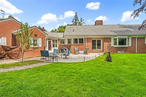 $1,275,000 | 133 Tupelo Hill Drive, Cranston, RI 02920