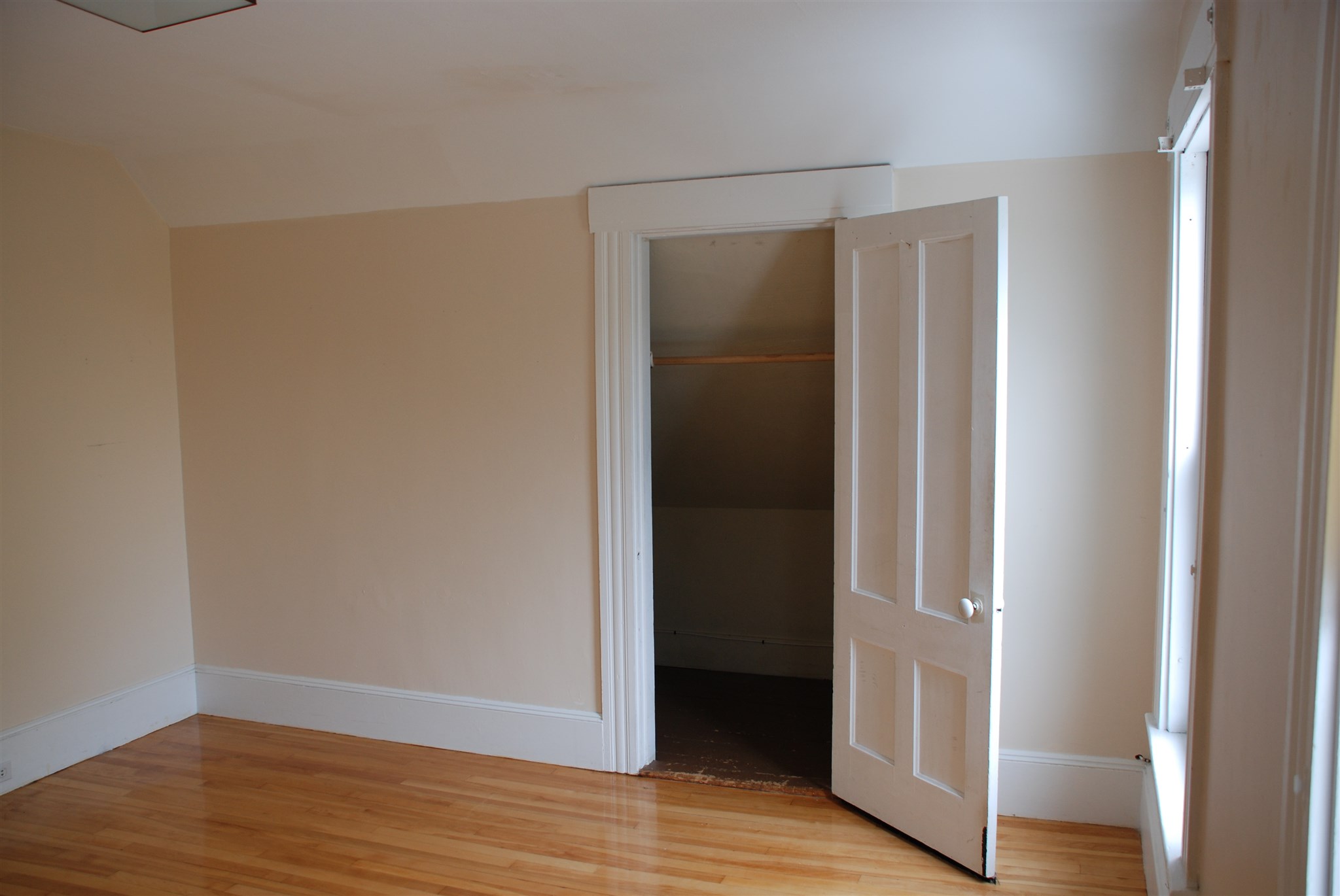 689 Maple Street Manchester, NH 03104 - Photo 18 of 28 Gallery Image 18