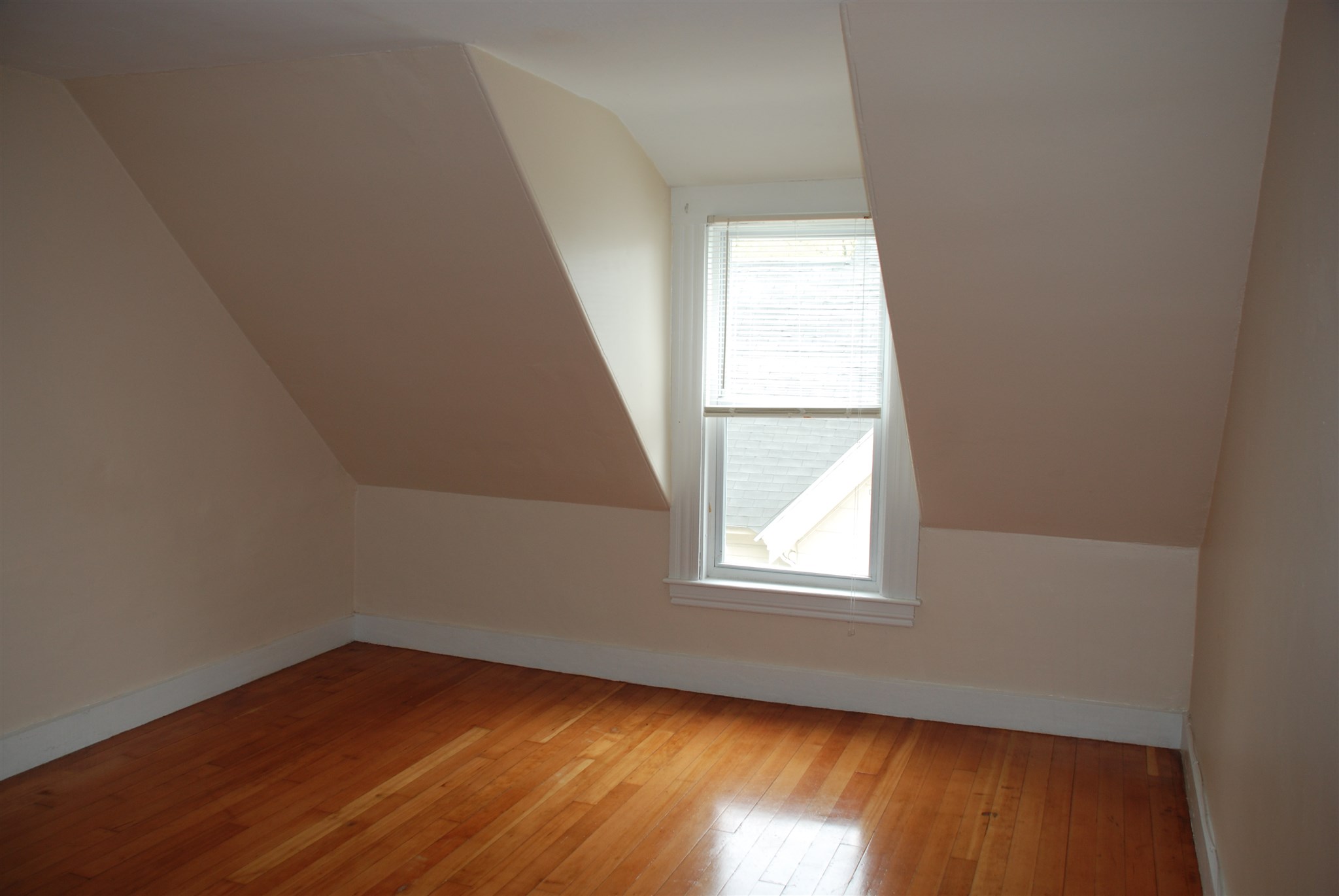 689 Maple Street Manchester, NH 03104 - Photo 21 of 28 Gallery Image 21