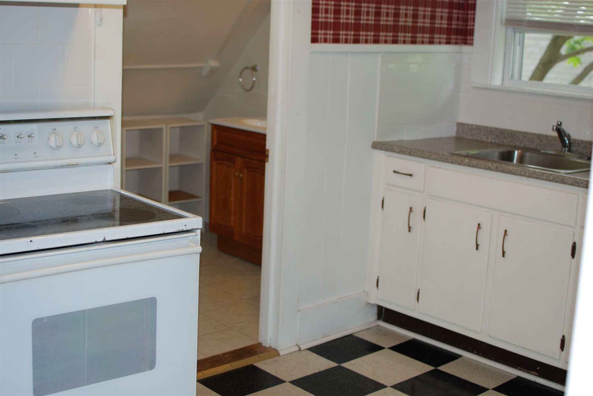 689 Maple Street Manchester, NH 03104 - Photo 23 of 28 Gallery Image 23