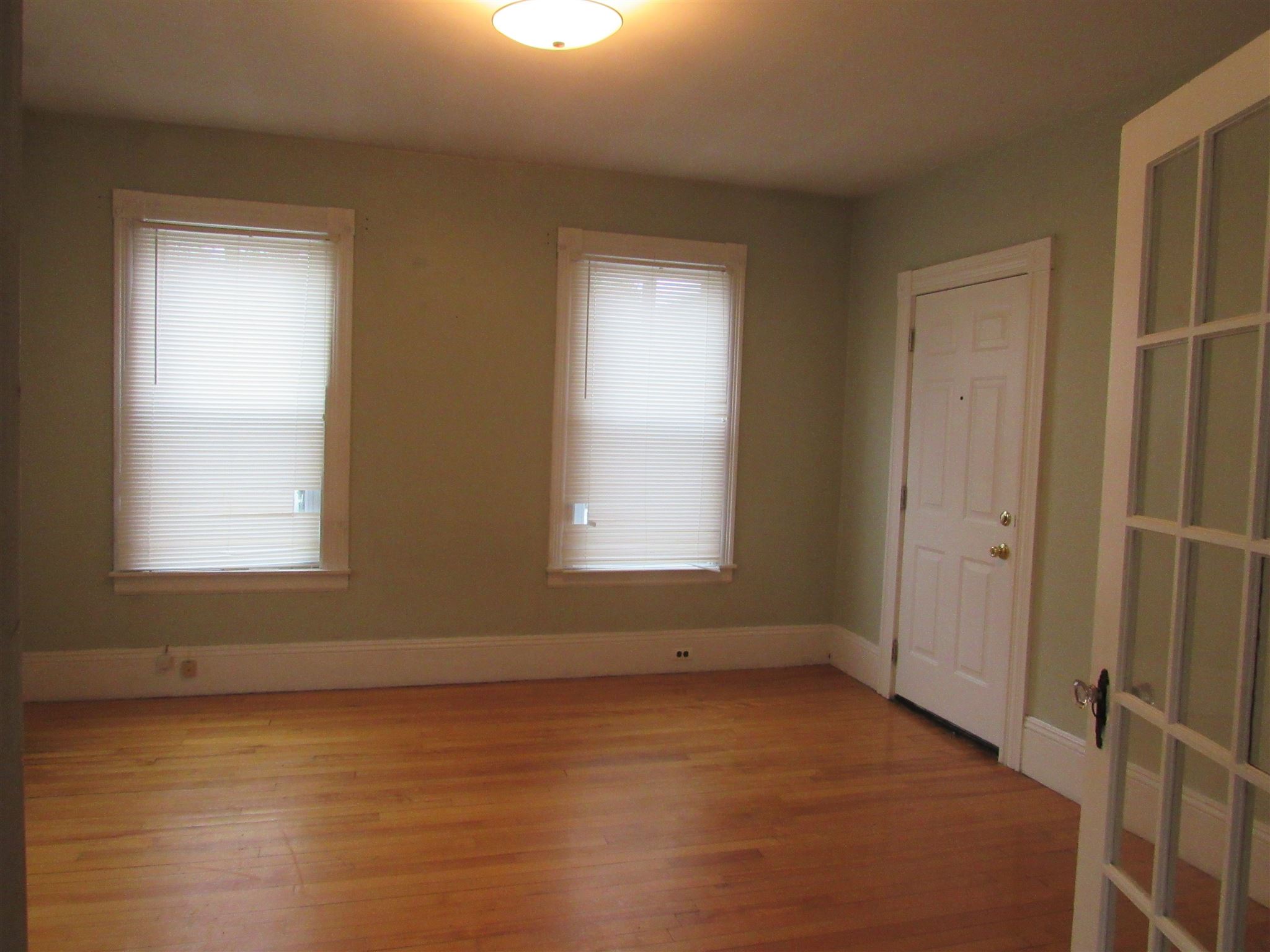 689 Maple Street Manchester, NH 03104 - Photo 10 of 28 Gallery Image 10