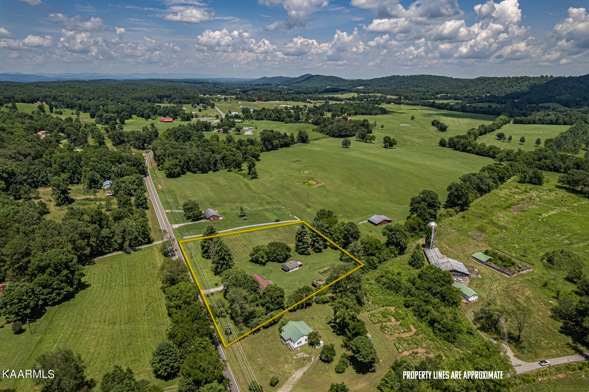 5251 Decatur Highway Ten Mile, TN 37880 - Photo 41 of 49 a view of a city with an ocean