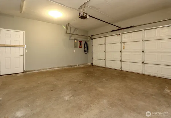 $2,800 | 3020 East 240th Street East, Spanaway, WA 98387