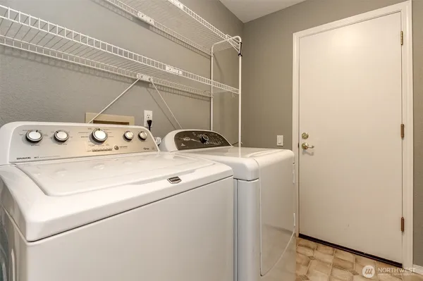 $2,800 | 3020 East 240th Street East, Spanaway, WA 98387
