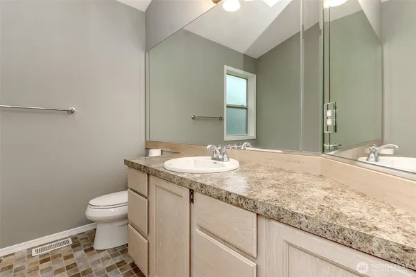$2,800 | 3020 East 240th Street East, Spanaway, WA 98387
