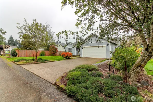 $2,800 | 3020 East 240th Street East, Spanaway, WA 98387
