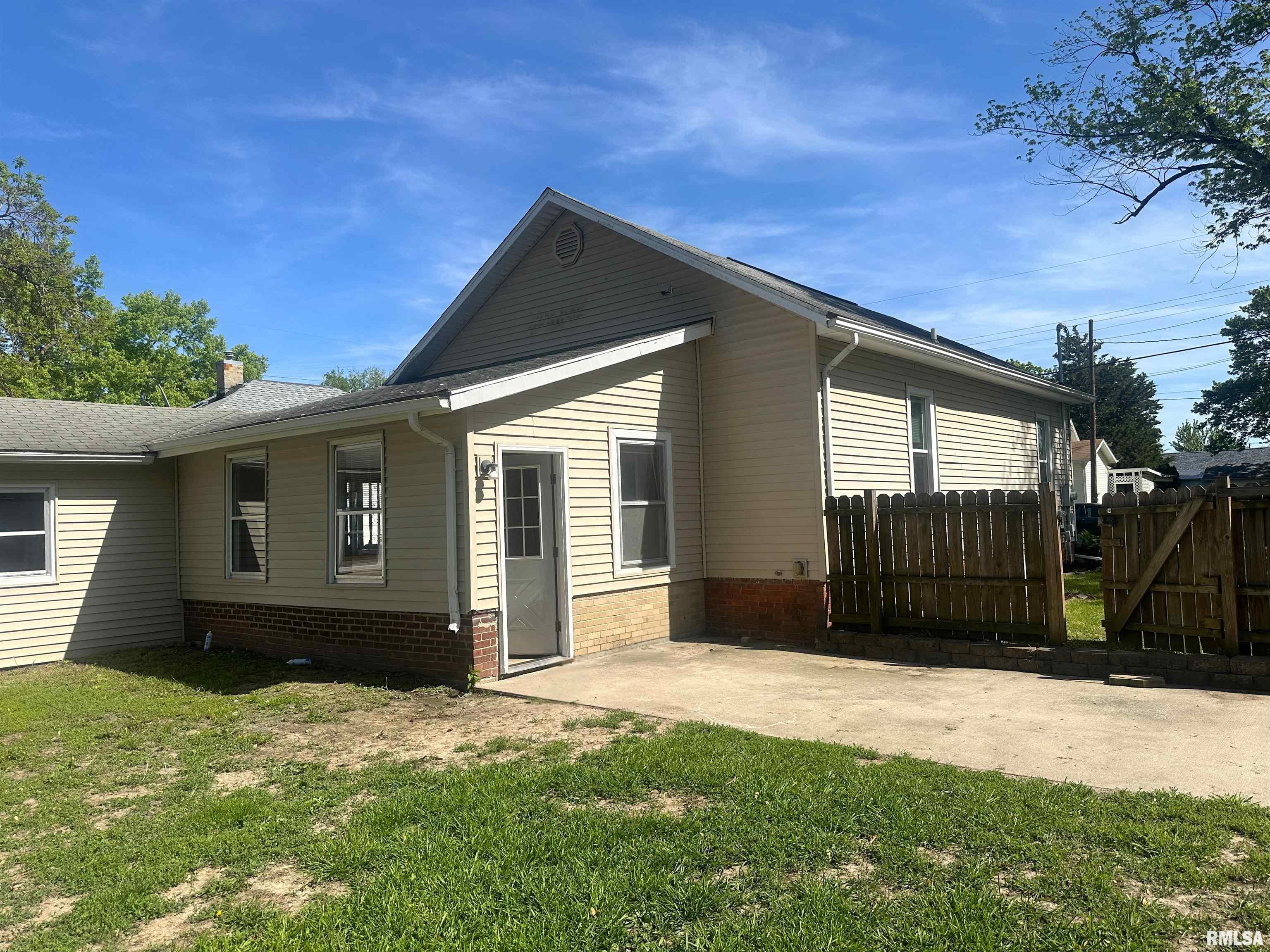 812 East Murray Street Macomb, IL 61455 - Photo 2 of 12