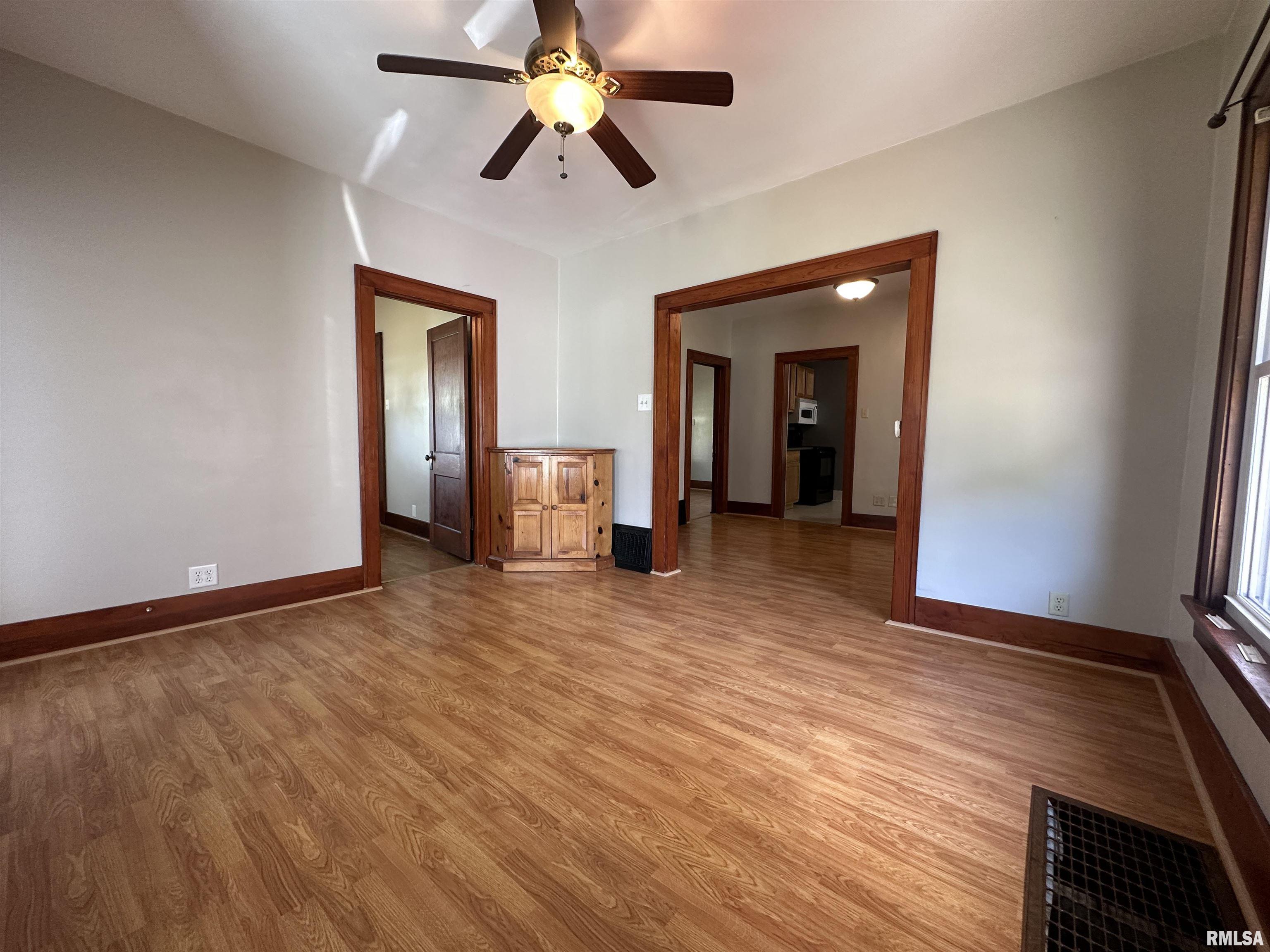 812 East Murray Street Macomb, IL 61455 - Photo 4 of 12