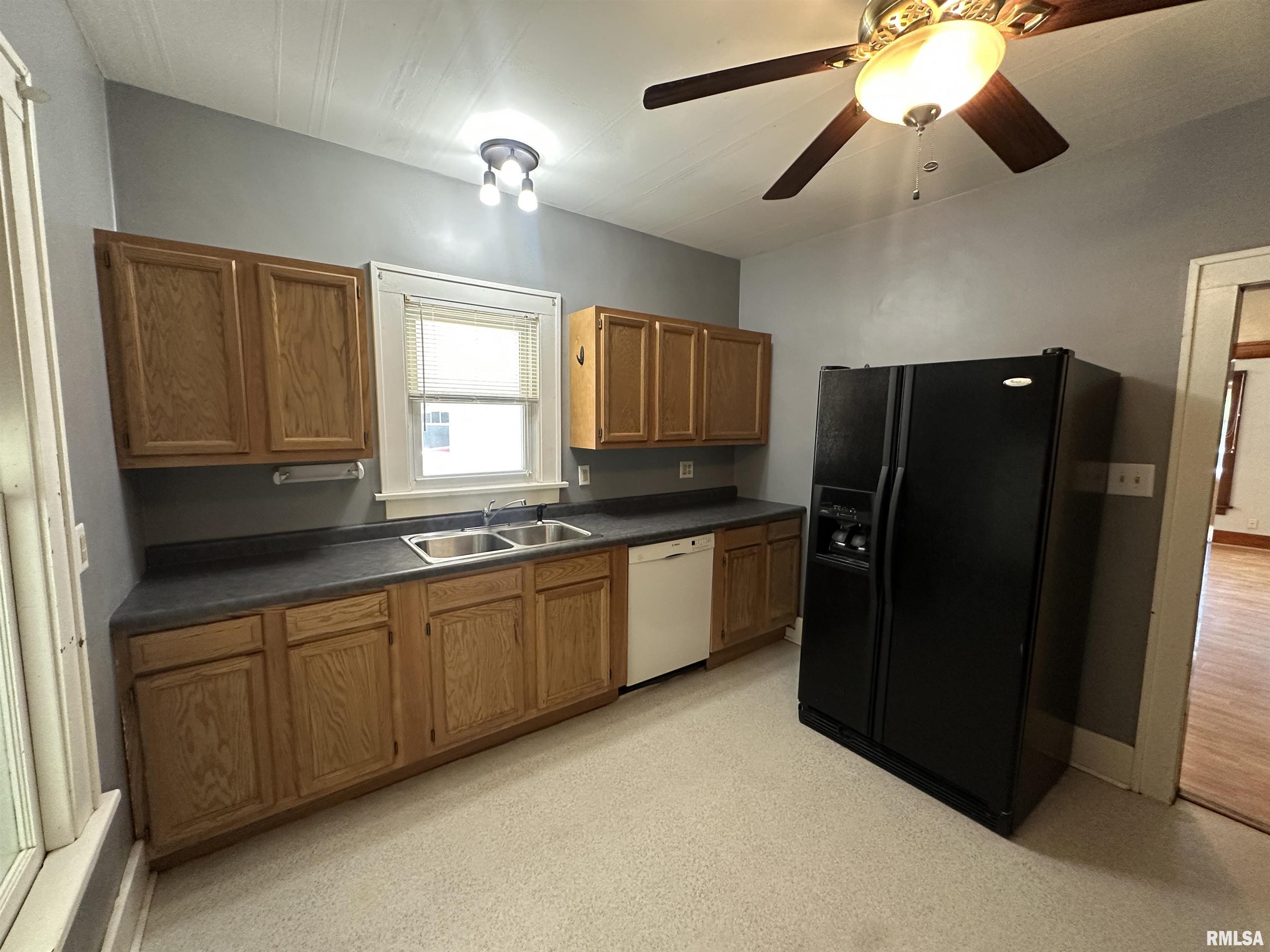 812 East Murray Street Macomb, IL 61455 - Photo 9 of 12