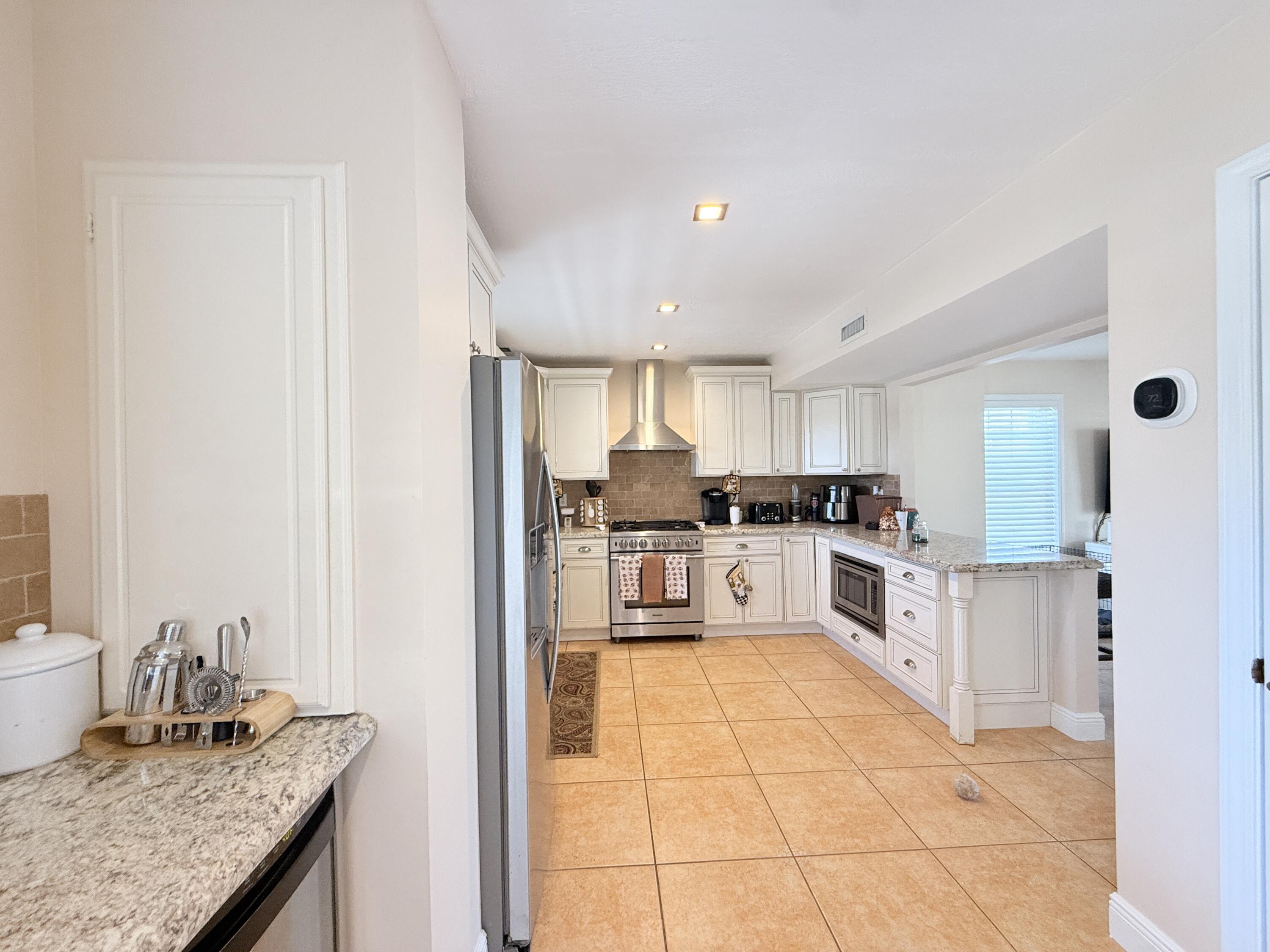 1313 Calder Road Key Largo, FL 33037 - Photo 17 of 81 Kitchen