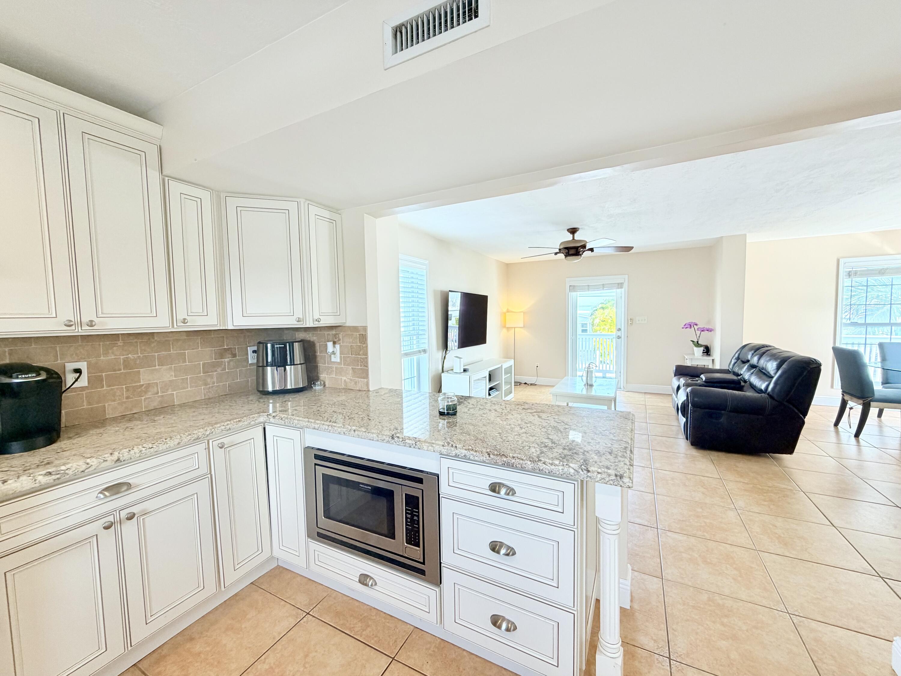 1313 Calder Road Key Largo, FL 33037 - Photo 18 of 72 Kitchen