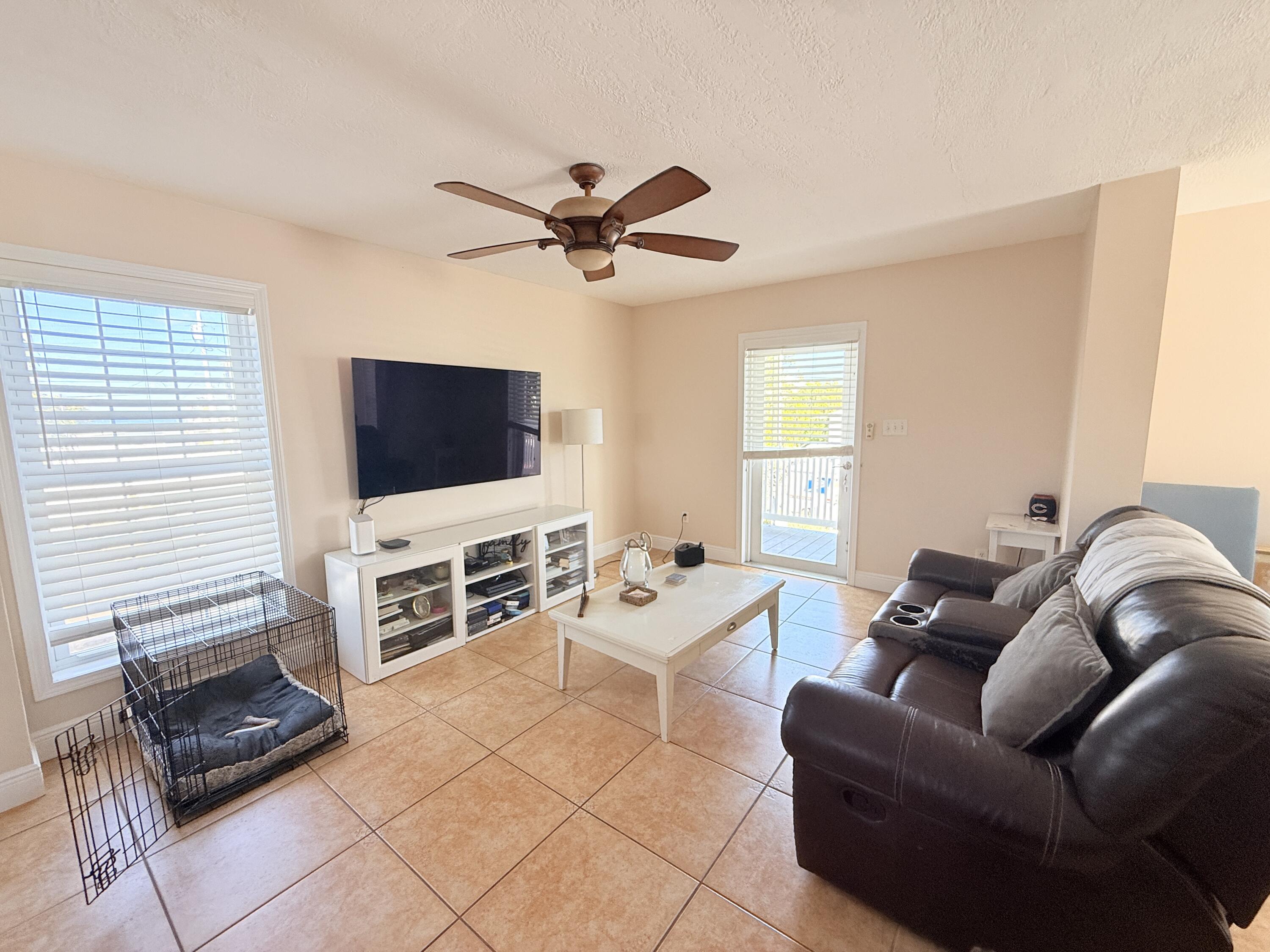 1313 Calder Road Key Largo, FL 33037 - Photo 19 of 81 Living Room