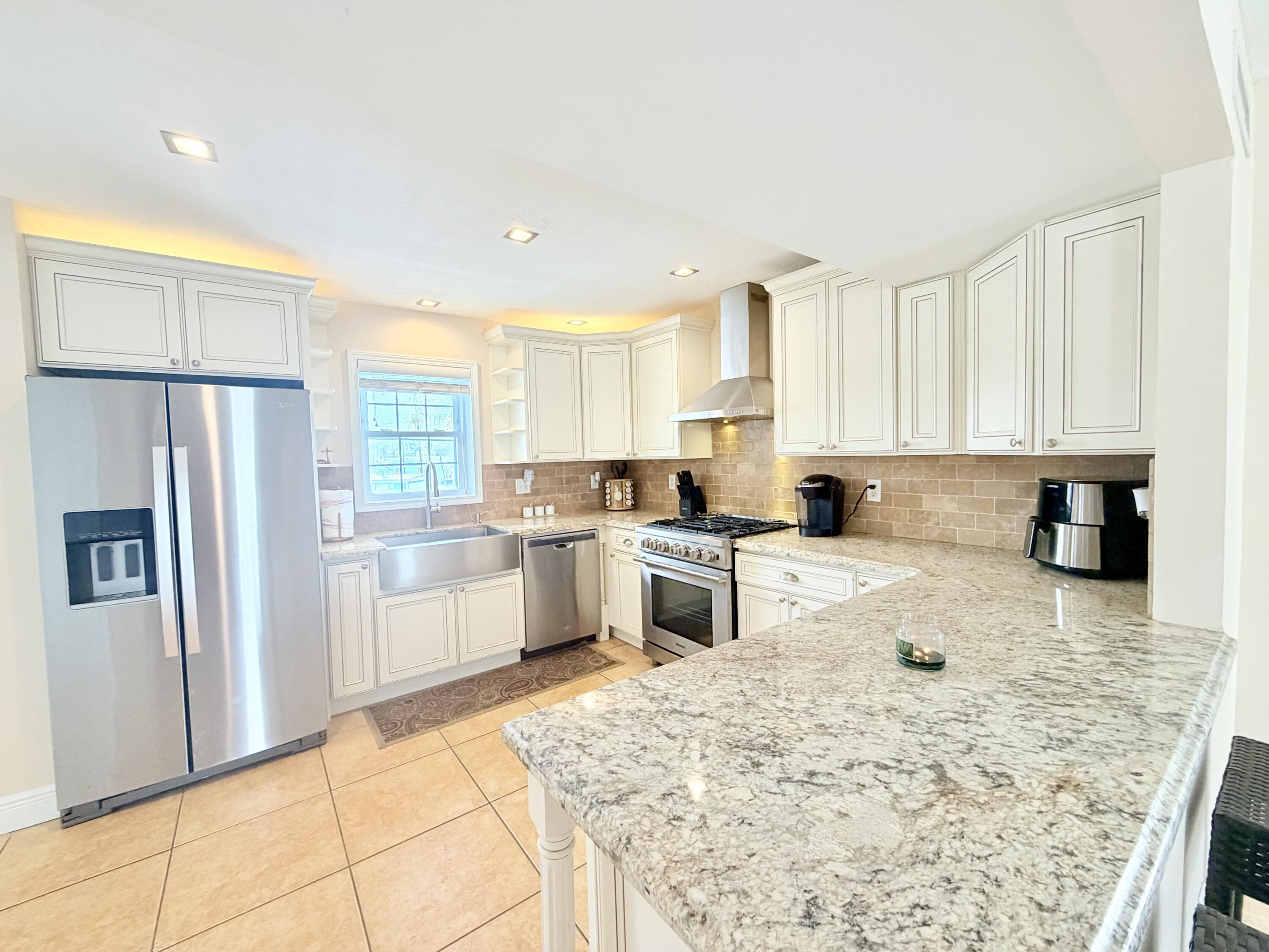1313 Calder Road Key Largo, FL 33037 - Photo 20 of 72 Kitchen