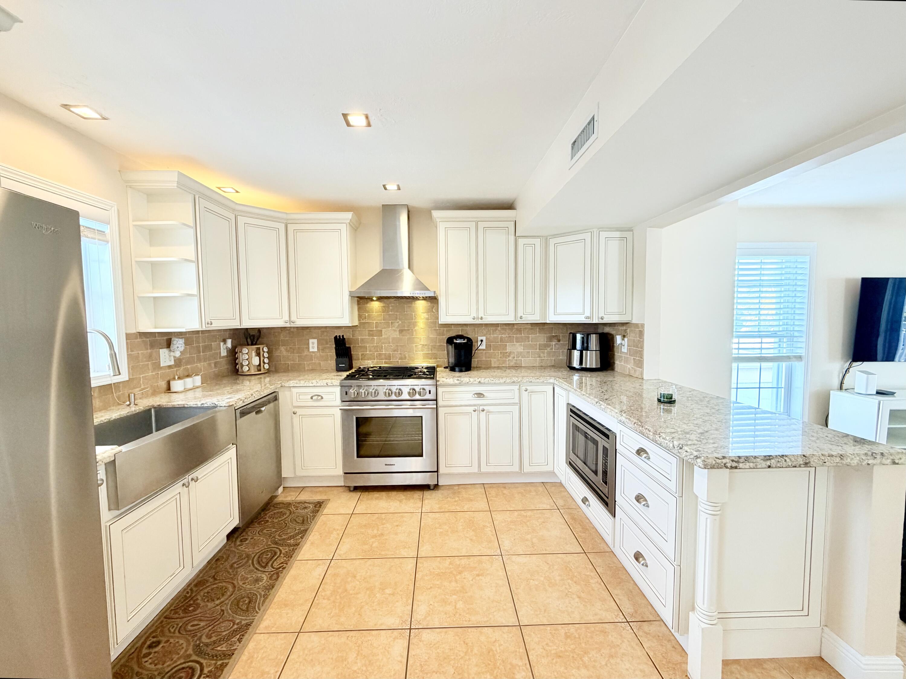 1313 Calder Road Key Largo, FL 33037 - Photo 21 of 72 Kitchen