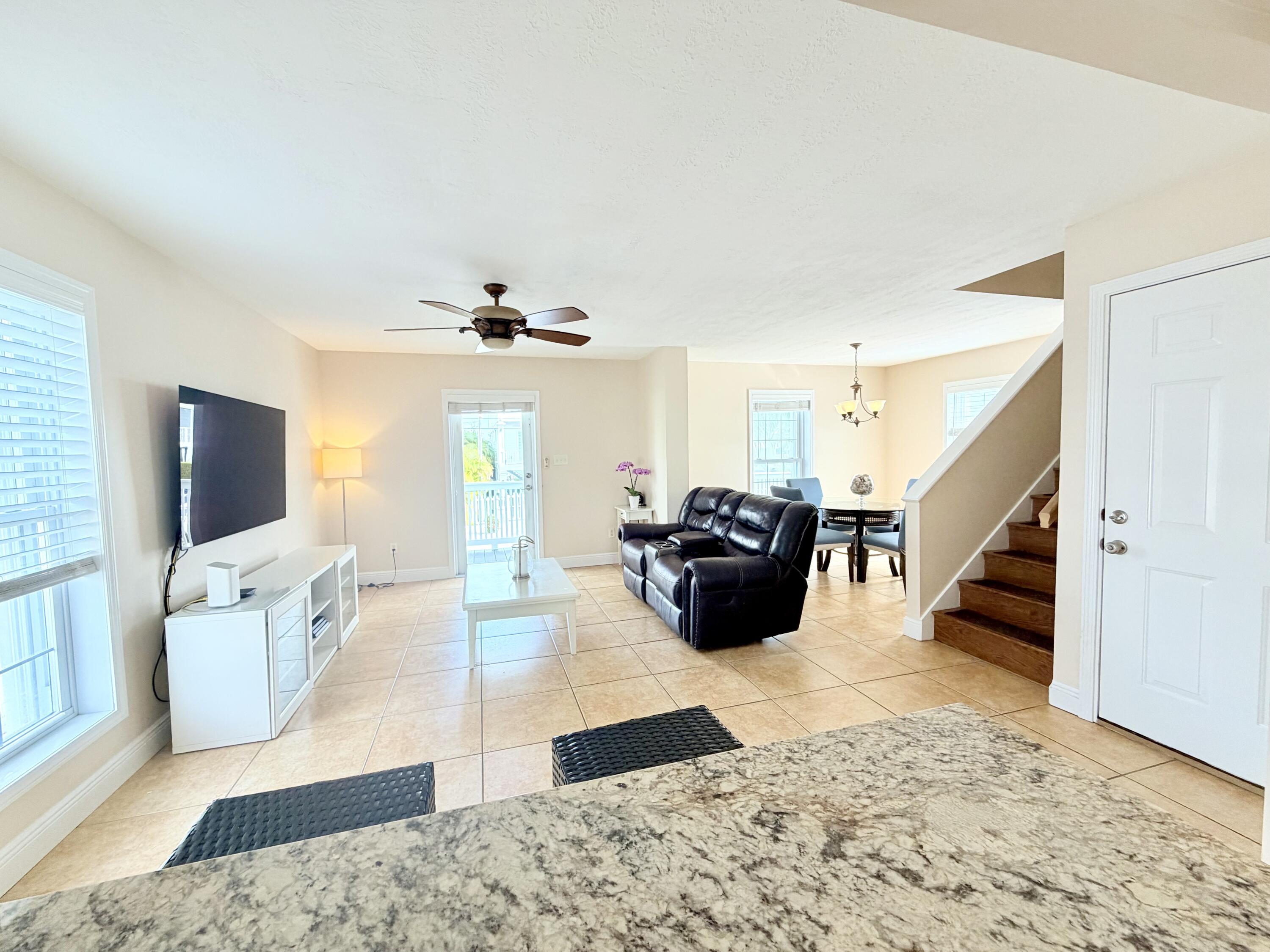 1313 Calder Road Key Largo, FL 33037 - Photo 23 of 72 Living Room