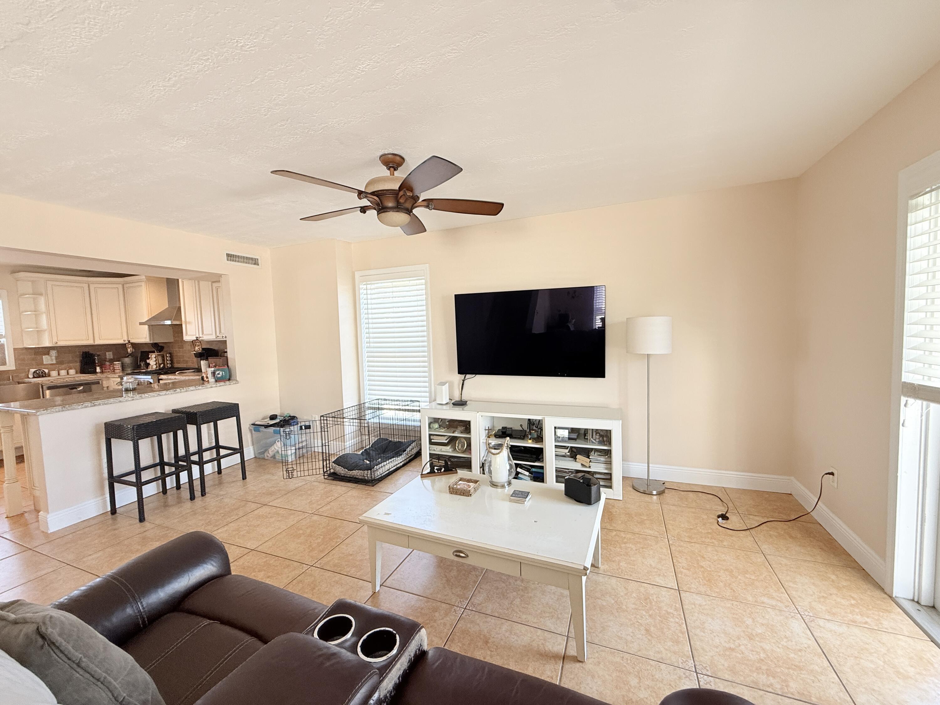 1313 Calder Road Key Largo, FL 33037 - Photo 23 of 81 Living Room