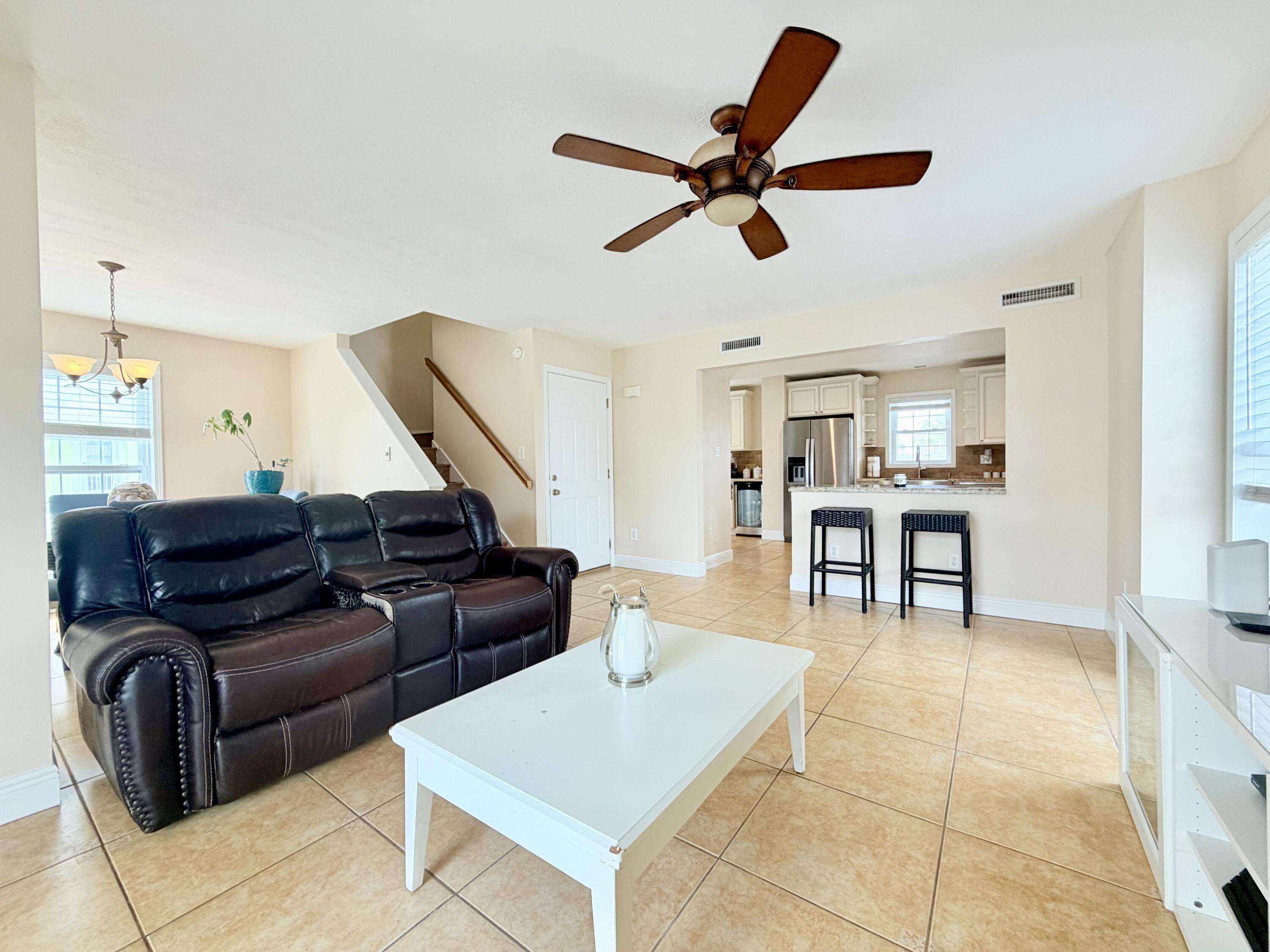 1313 Calder Road Key Largo, FL 33037 - Photo 26 of 72 Living Room