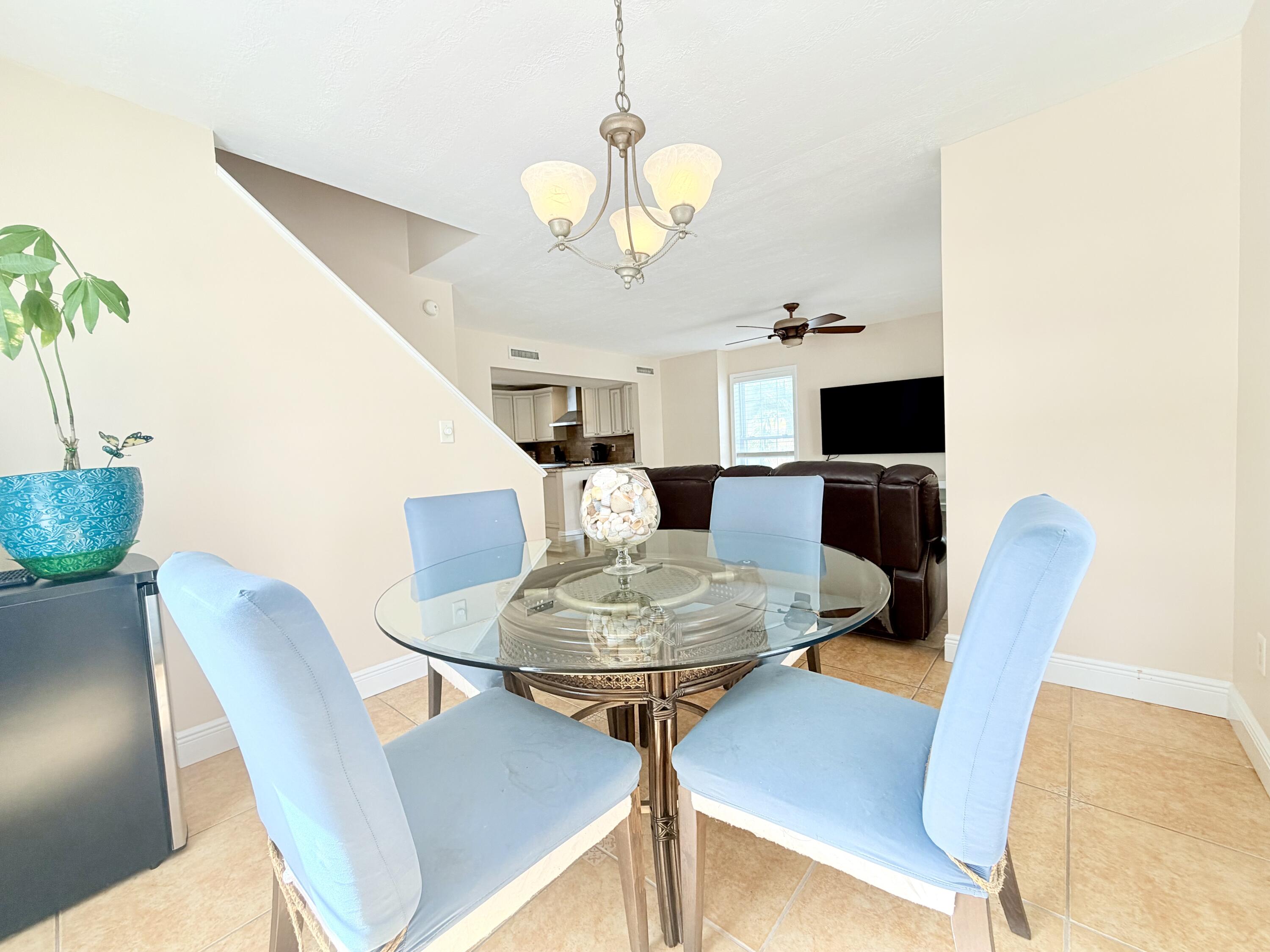 1313 Calder Road Key Largo, FL 33037 - Photo 28 of 72 Dining Room