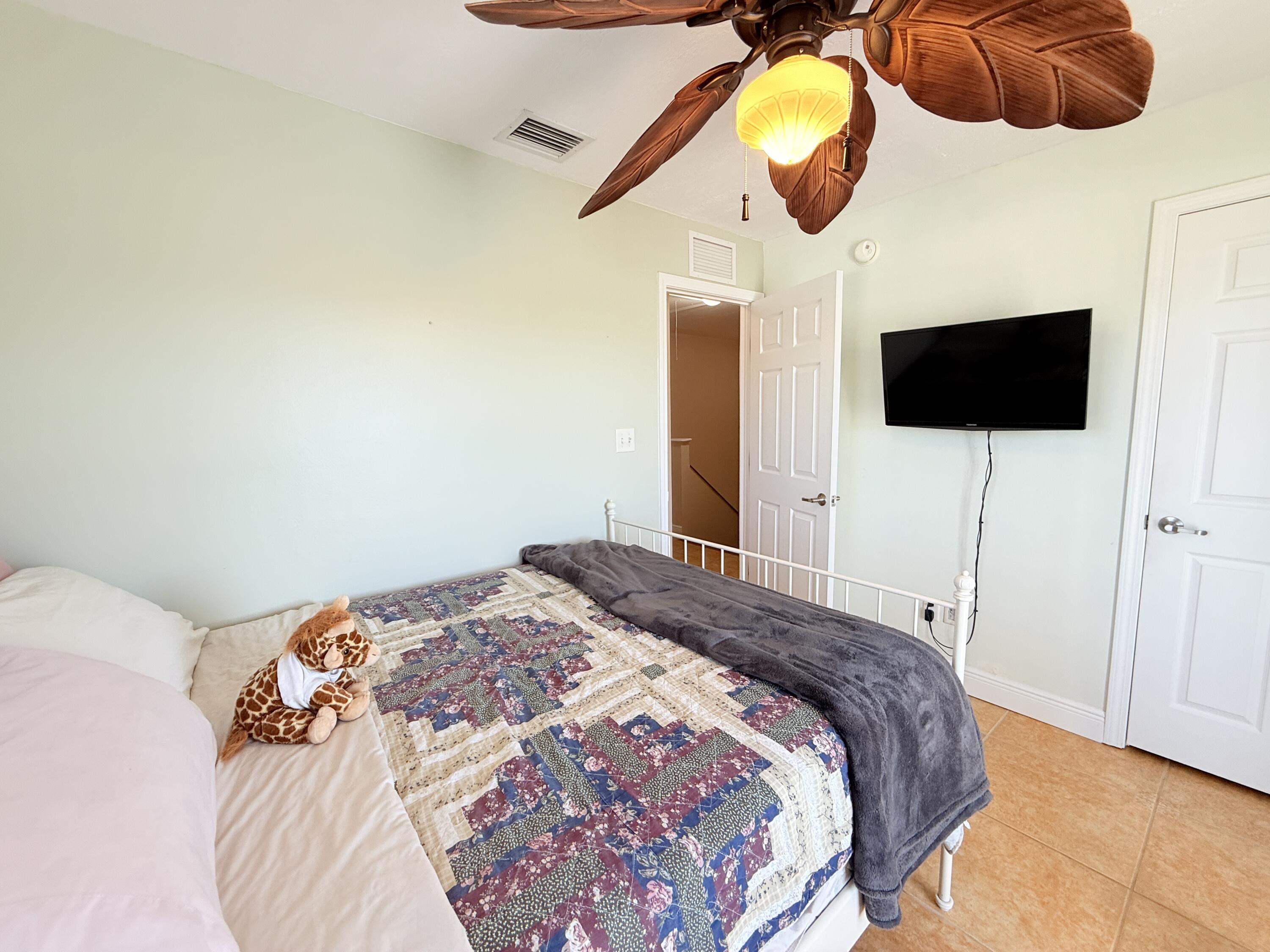 1313 Calder Road Key Largo, FL 33037 - Photo 39 of 72 3rd Floor Guest Bedroom #1