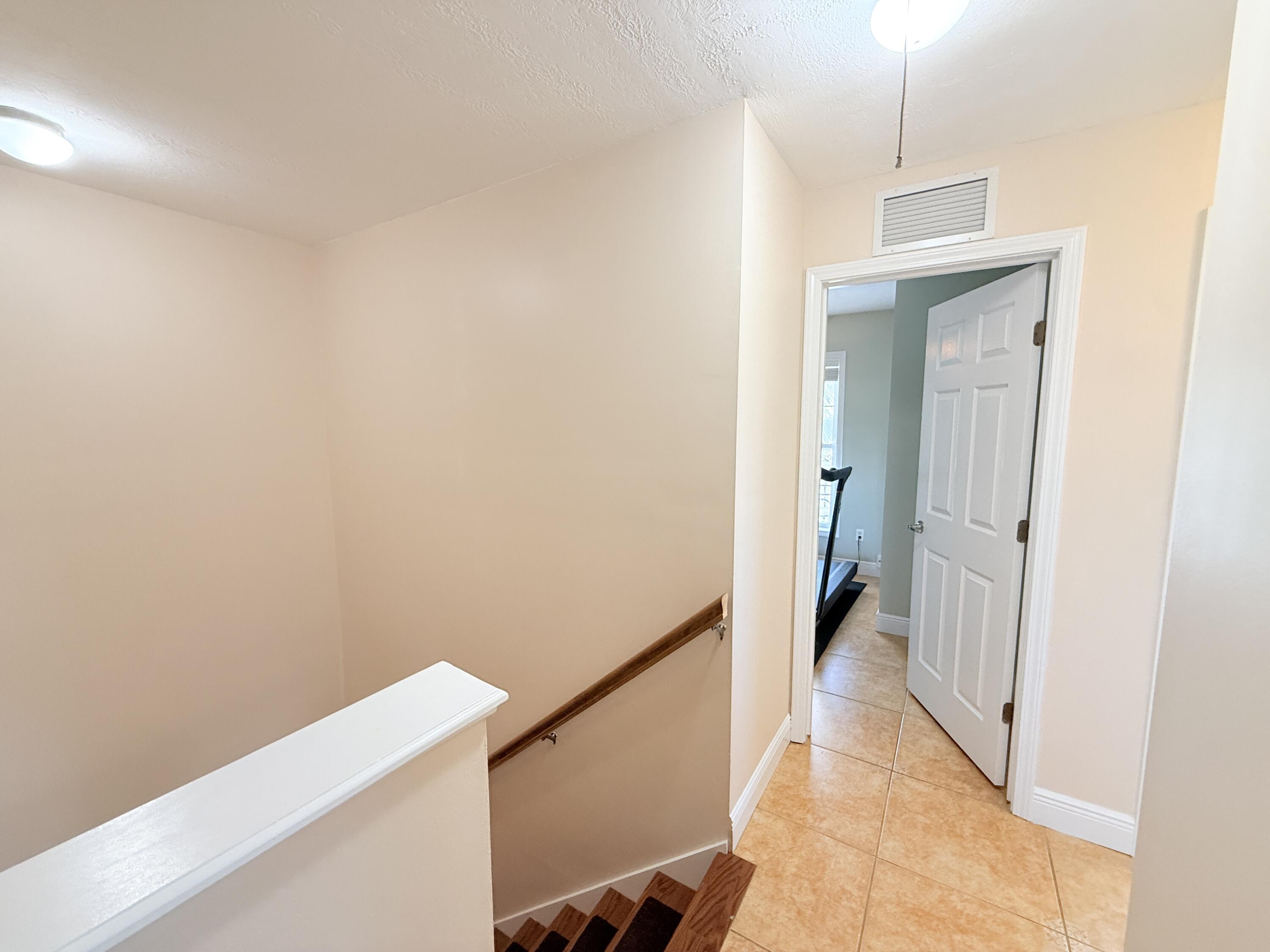 1313 Calder Road Key Largo, FL 33037 - Photo 42 of 72 3rd Floor Hallway