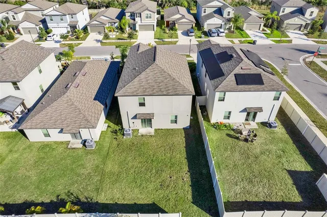 $385,000 | 5204 White Chicory Drive, Apollo Beach, FL 33572