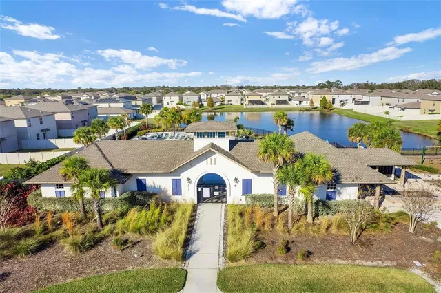 $385,000 | 5204 White Chicory Drive, Apollo Beach, FL 33572