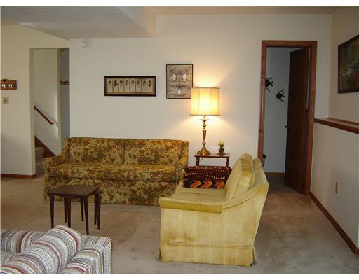 1066 Chapel Road Monaca, PA 15061 - Photo 15 of 18 Den/Family/Great Room.