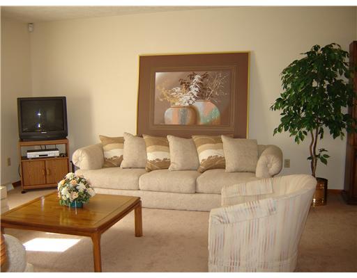 1066 Chapel Road Monaca, PA 15061 - Photo 3 of 18 Living Room.