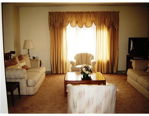 1066 Chapel Road Monaca, PA 15061 - Photo 4 of 18 Living Room.