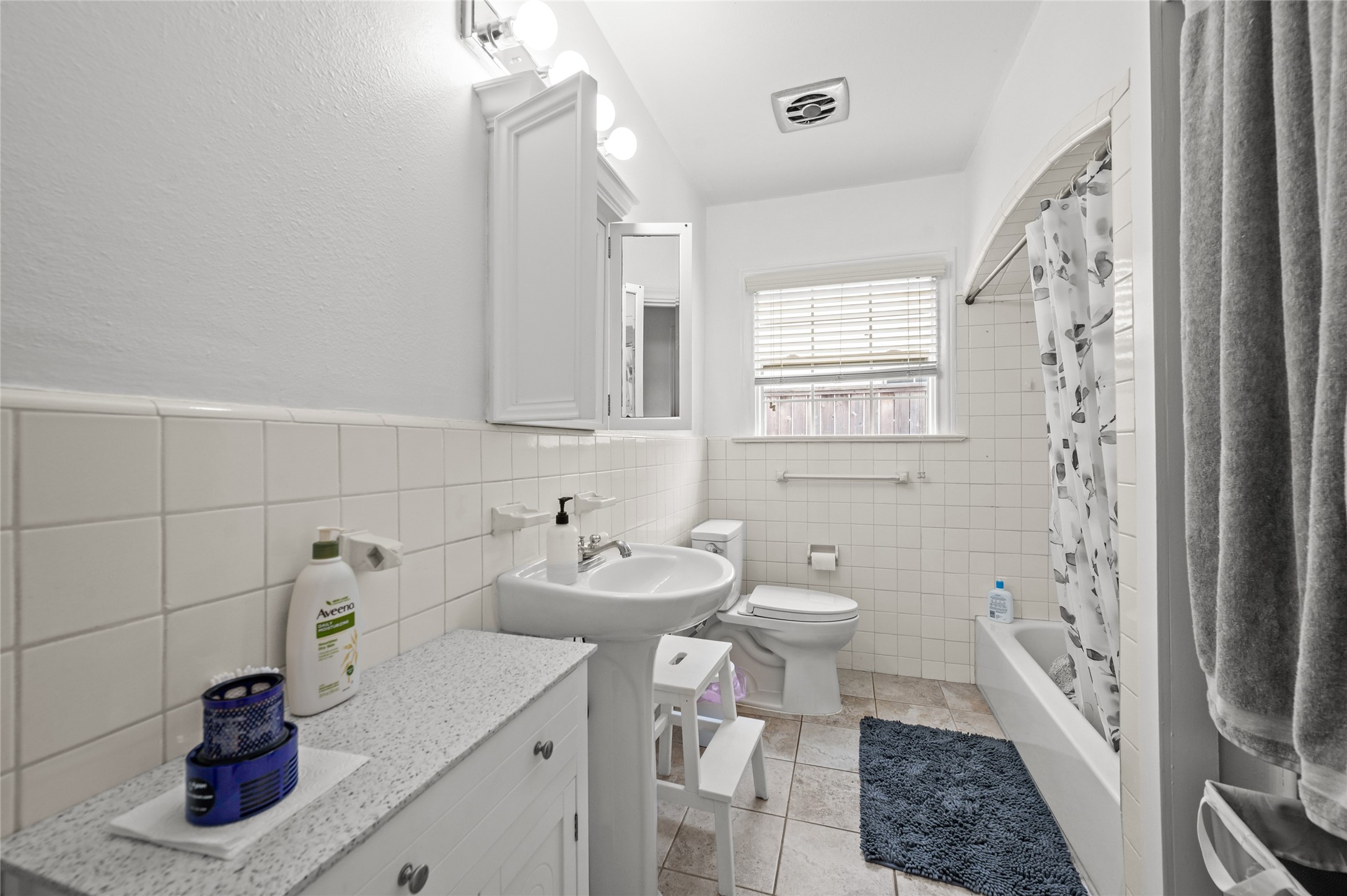2311 Addison Road Houston, TX 77030 - Photo 11 of 44