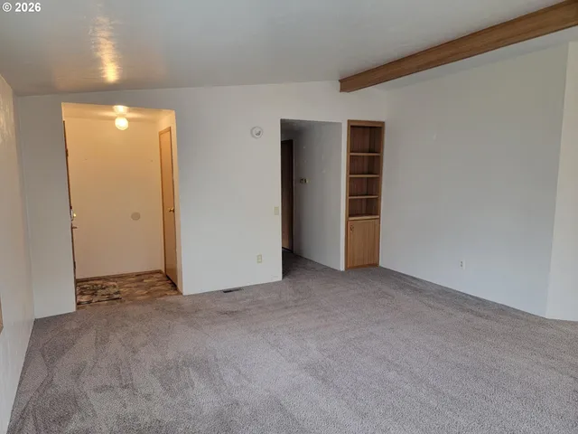 $77,500 | 1050 West Central Avenue, Sutherlin, OR 97479