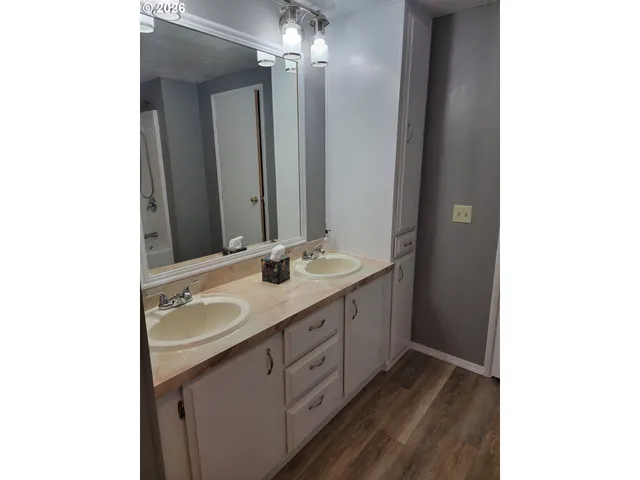 $77,500 | 1050 West Central Avenue, Sutherlin, OR 97479