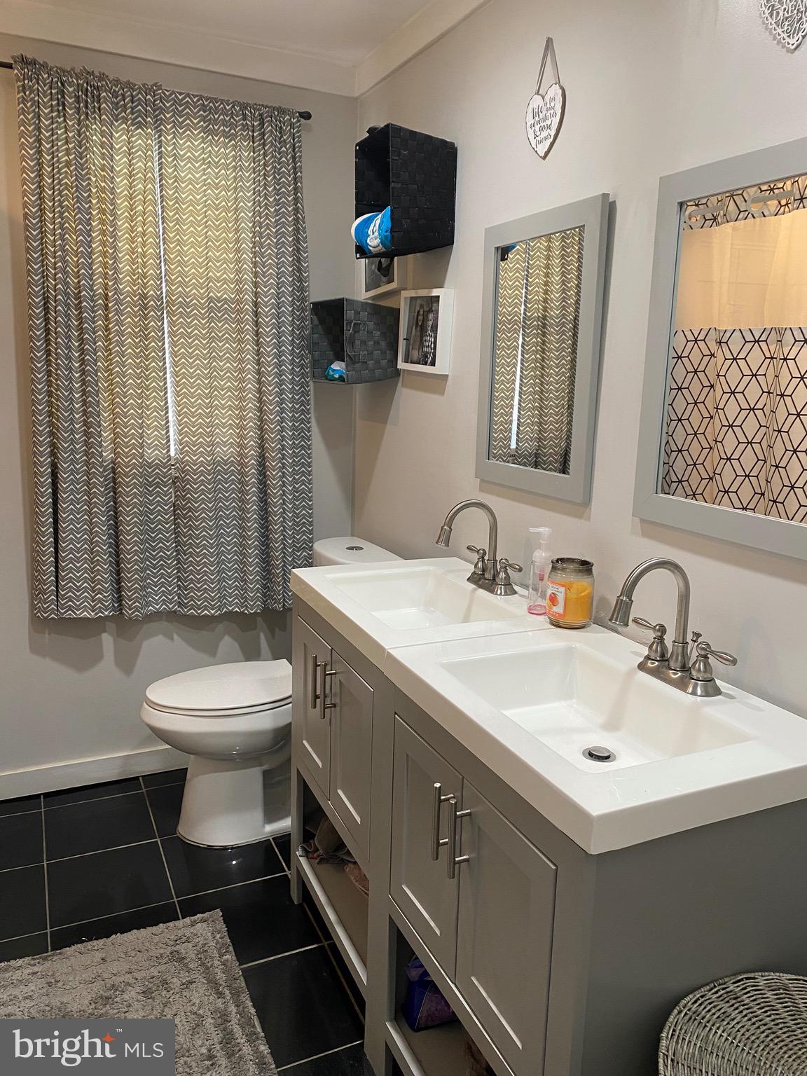 9 East Garden Road Broomall, PA 19008 - Photo 7 of 20 Main level Bathroom