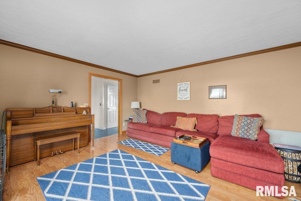 4540 Trails End Road Bettendorf, IA 52722 - Photo 15 of 37